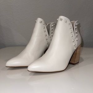 Steve Madden Gloria Bootie I’m Off-White (Nude/Cream)